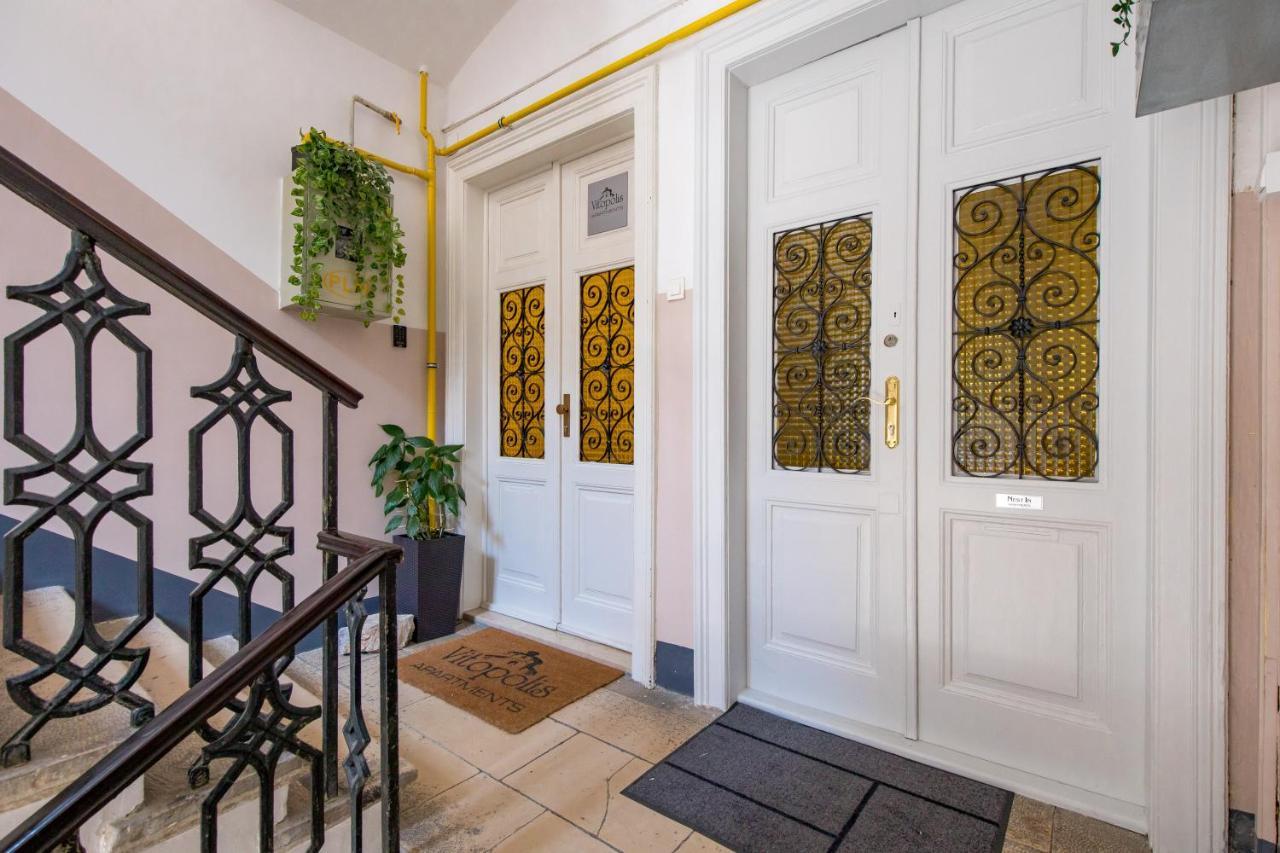 Apartma With Balcony Nest In 2