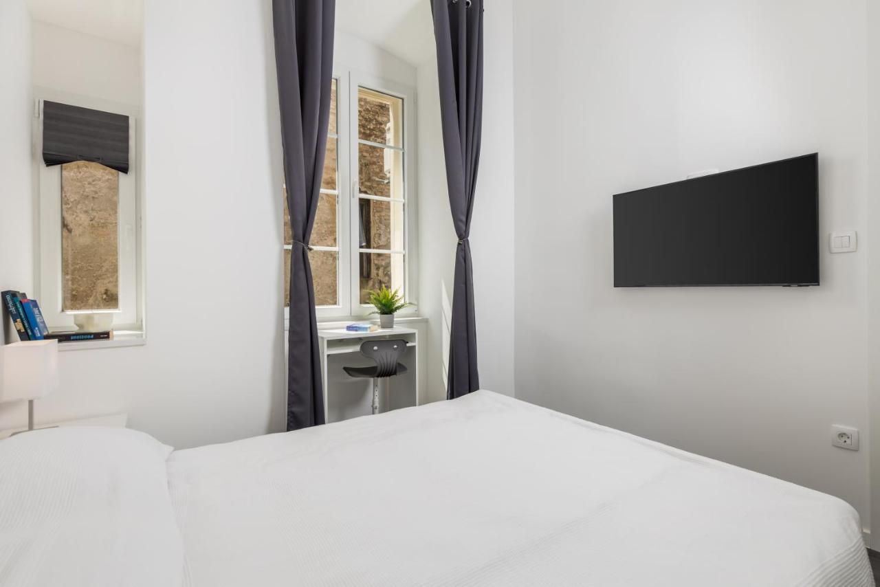 Apartment With Balcony Nest In 2 *